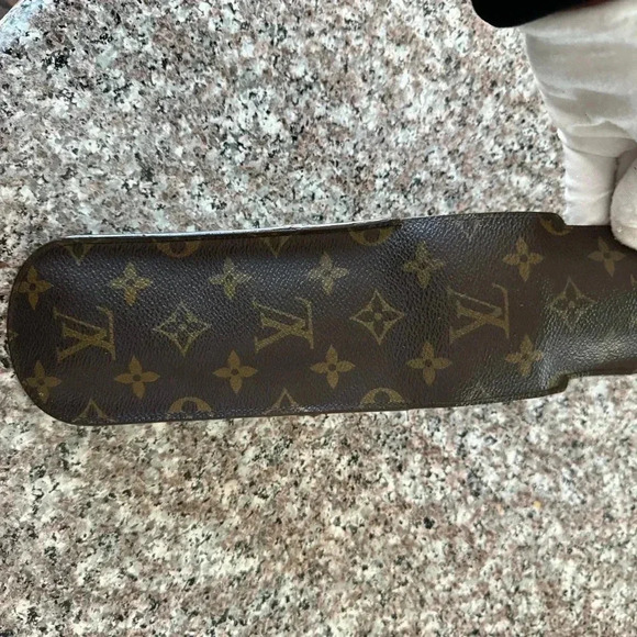 Louis Vuitton Monogram Etui a Lunettes Rabat Eyeglass Case - Picture 8 of 17